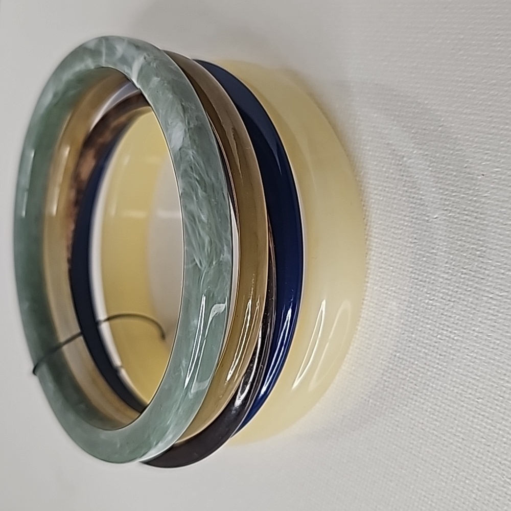 Chico's Acrylic‎ Muted Multicolored Bangle Bracelet Set of 5